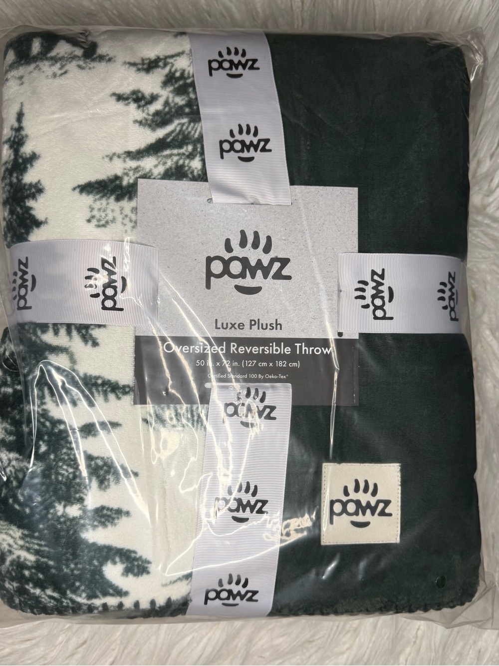 NWT PAWZ Reversible Plush Throw Blanket - Green & White Tree Pattern